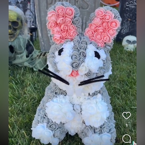 Bugs Bunny Rose Rabbit - Picture 3 of 3